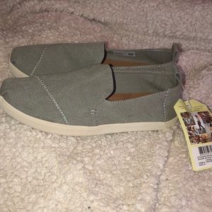 NWT TOMS deconstructed alpargata